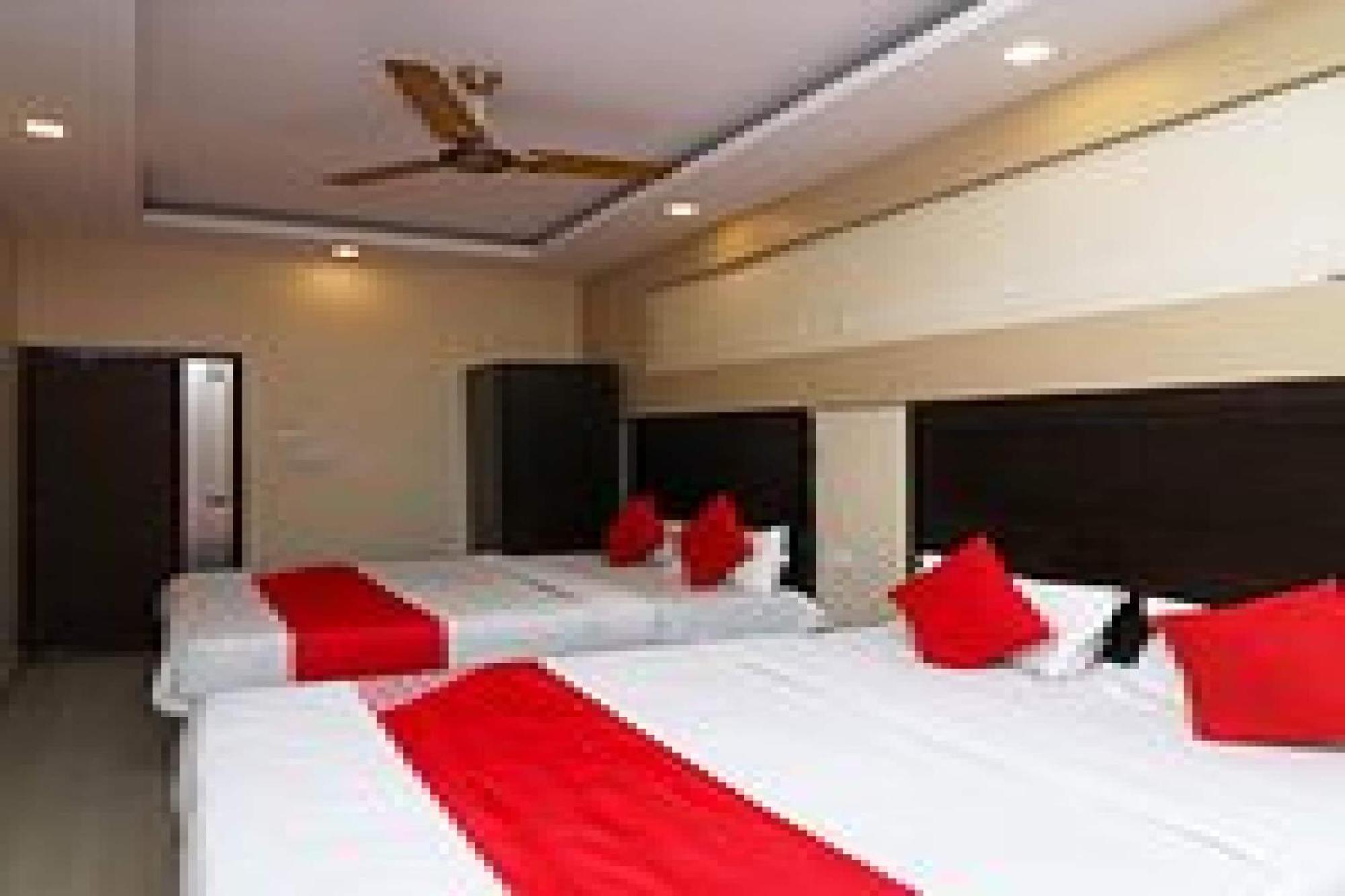 Capital O Hotel Surya Continental Lucknow Extérieur photo