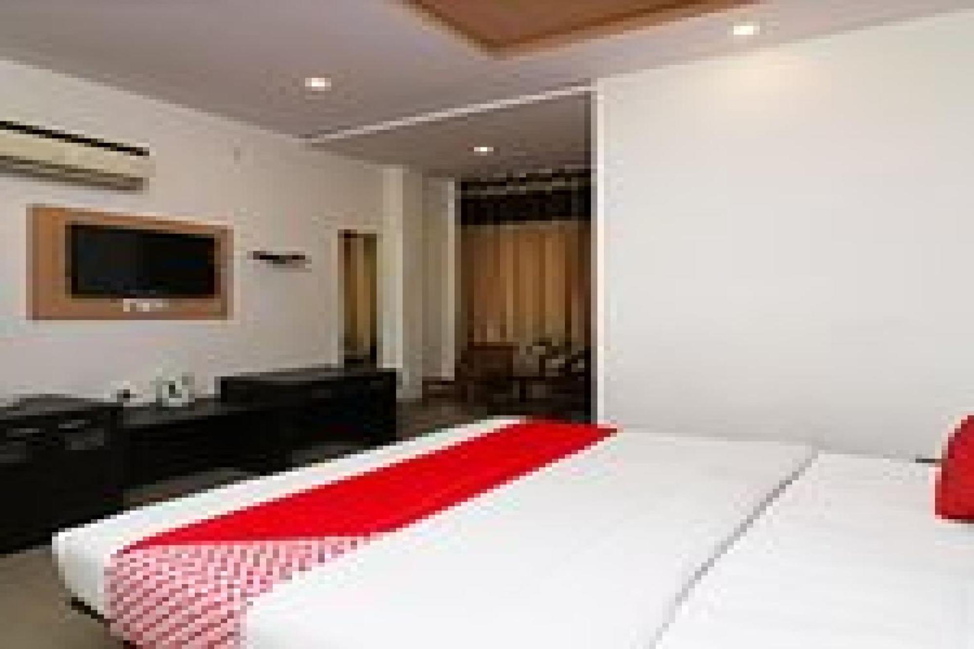 Capital O Hotel Surya Continental Lucknow Extérieur photo