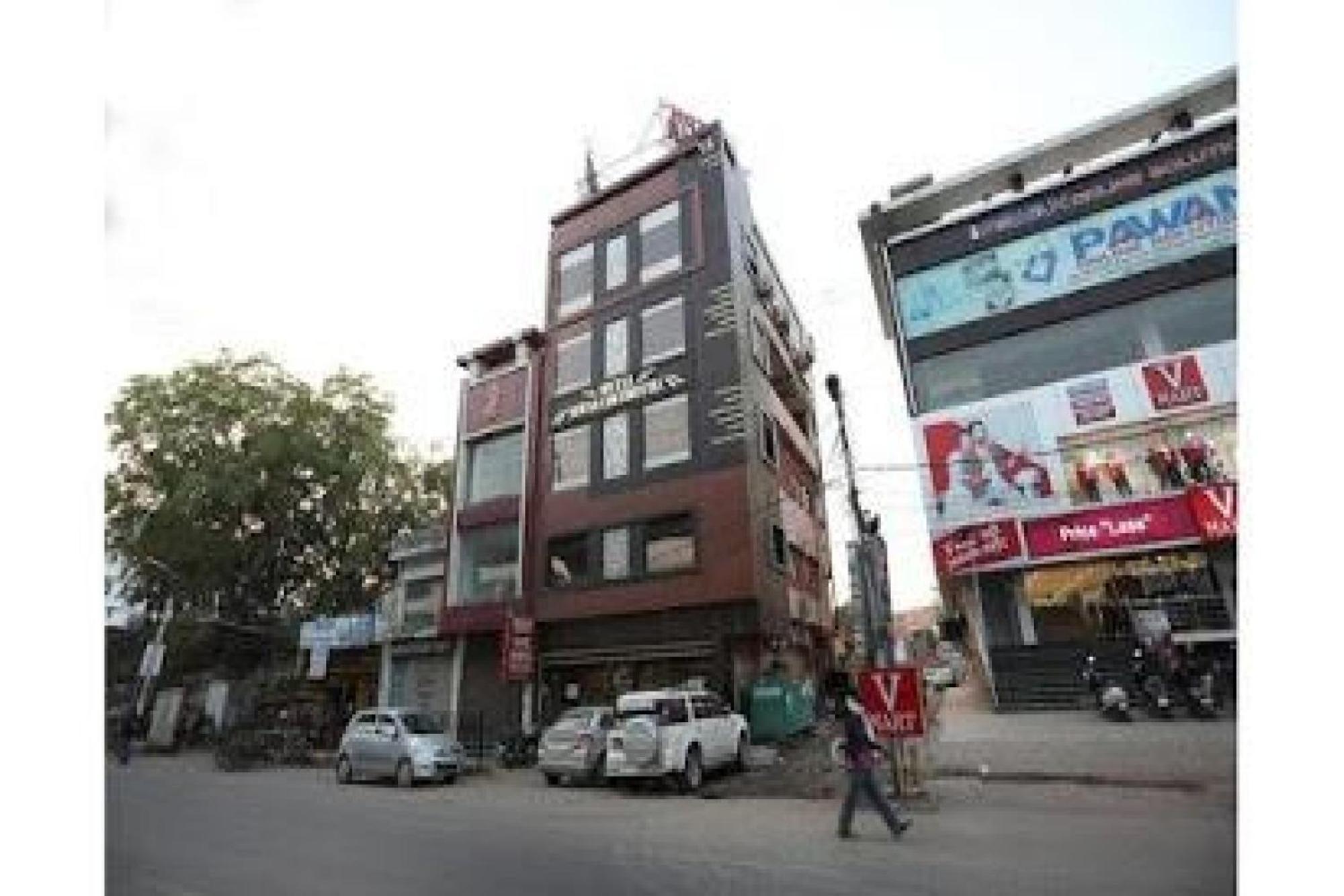 Capital O Hotel Surya Continental Lucknow Extérieur photo