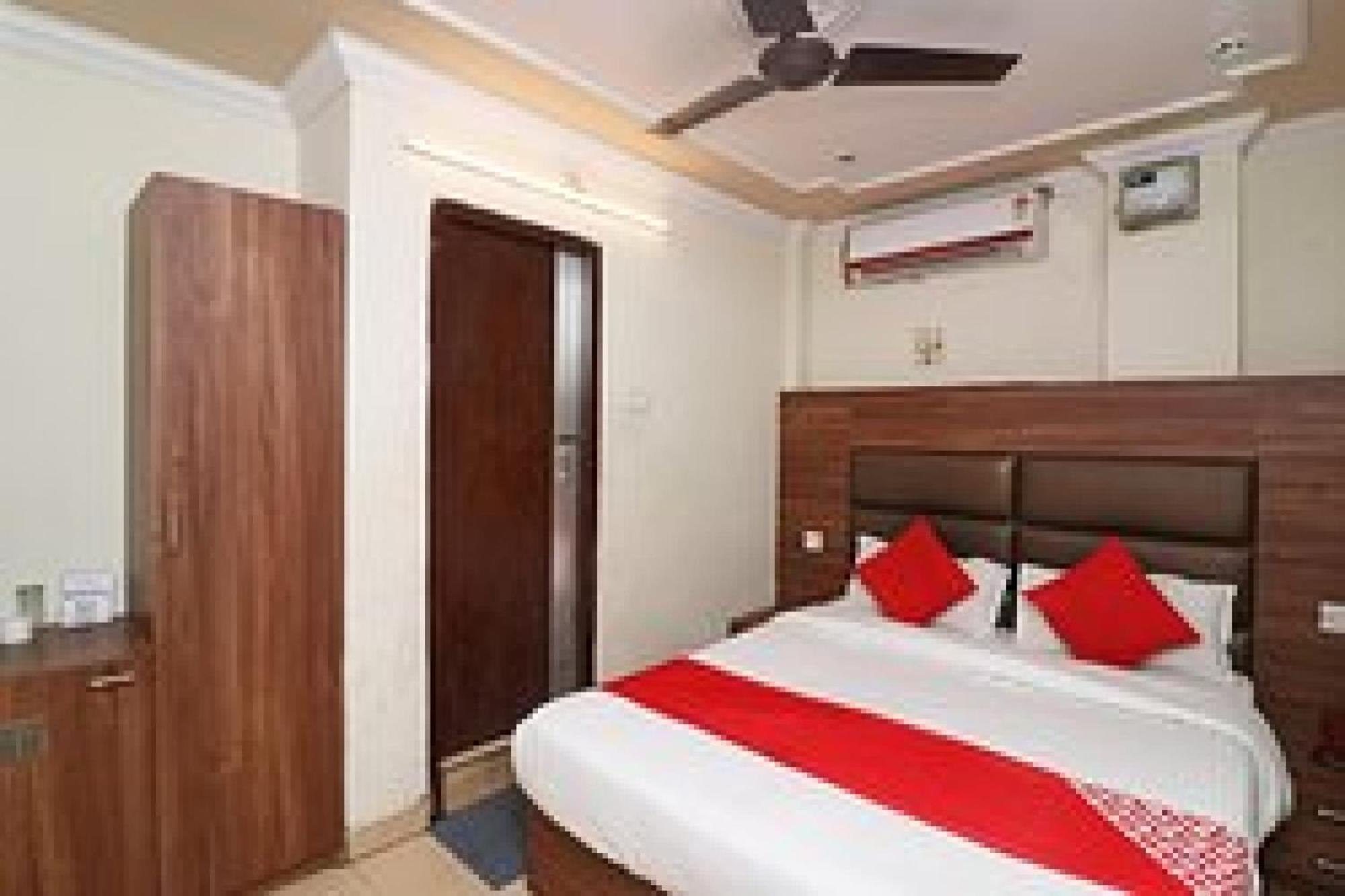 Capital O Hotel Surya Continental Lucknow Extérieur photo