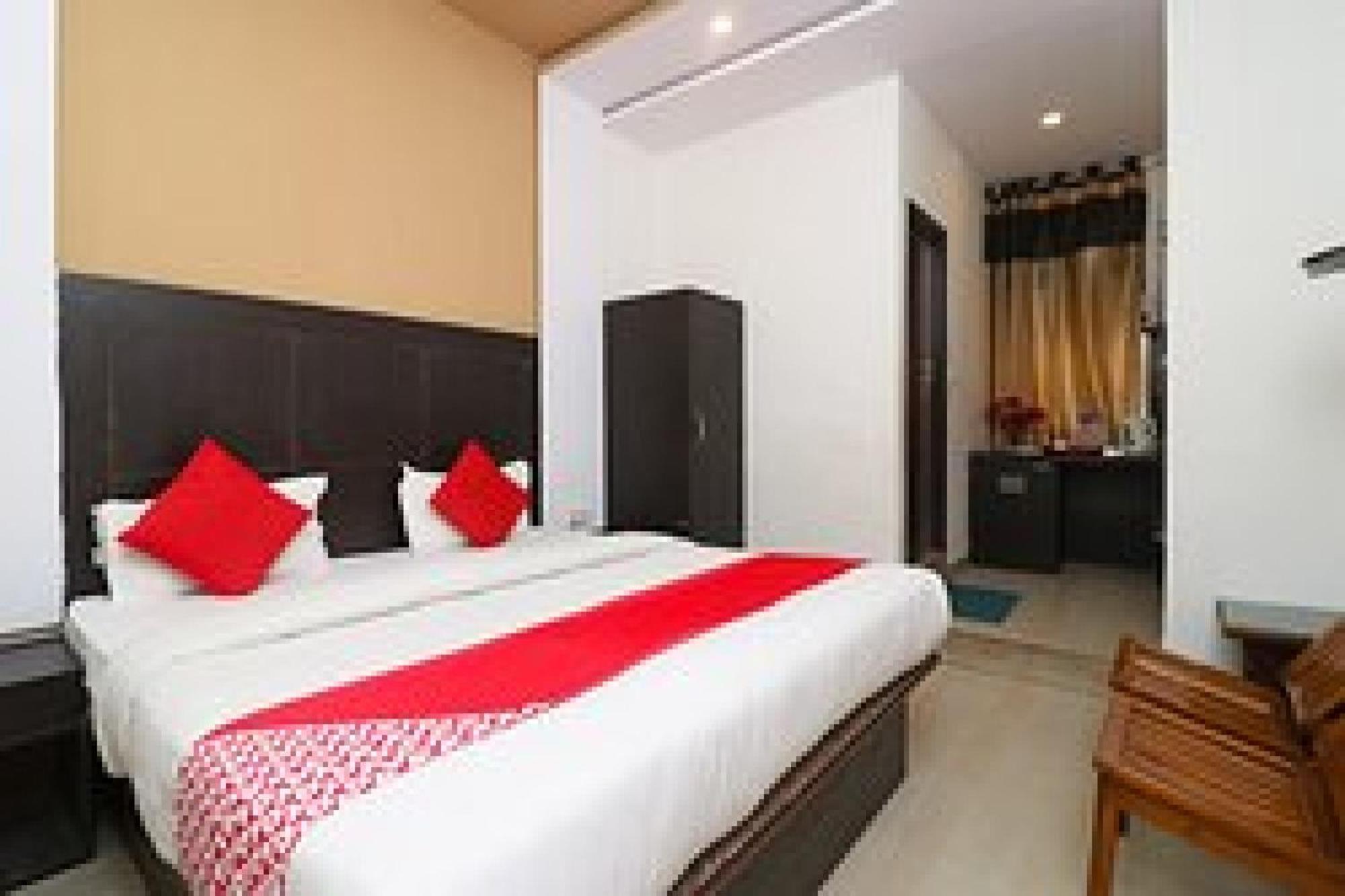 Capital O Hotel Surya Continental Lucknow Extérieur photo