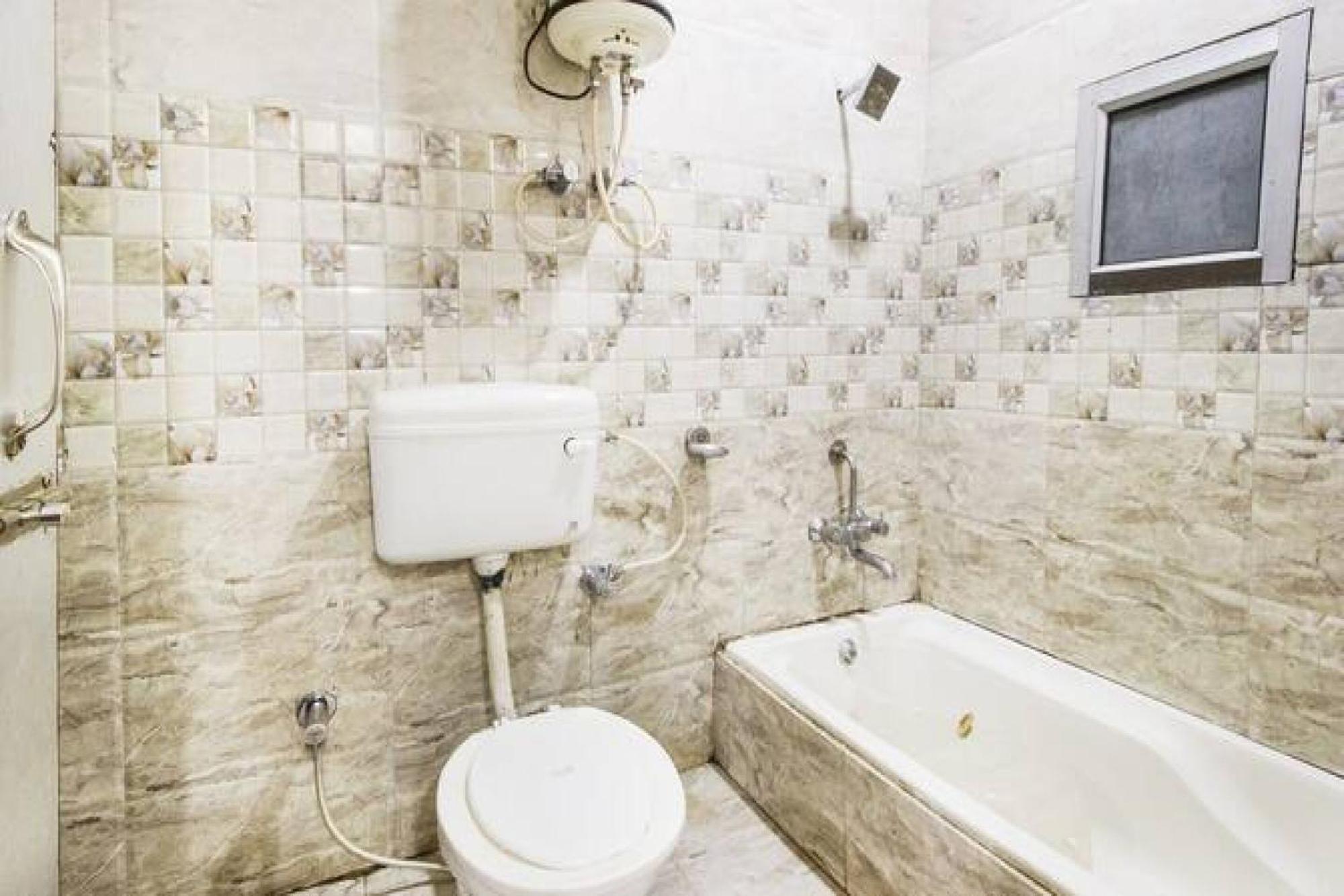 Capital O Hotel Surya Continental Lucknow Extérieur photo