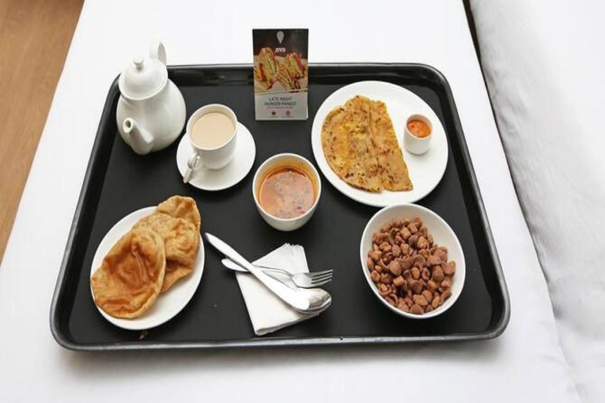 Capital O Hotel Surya Continental Lucknow Extérieur photo
